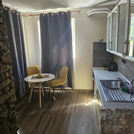 за гости - девня 3* Devnya